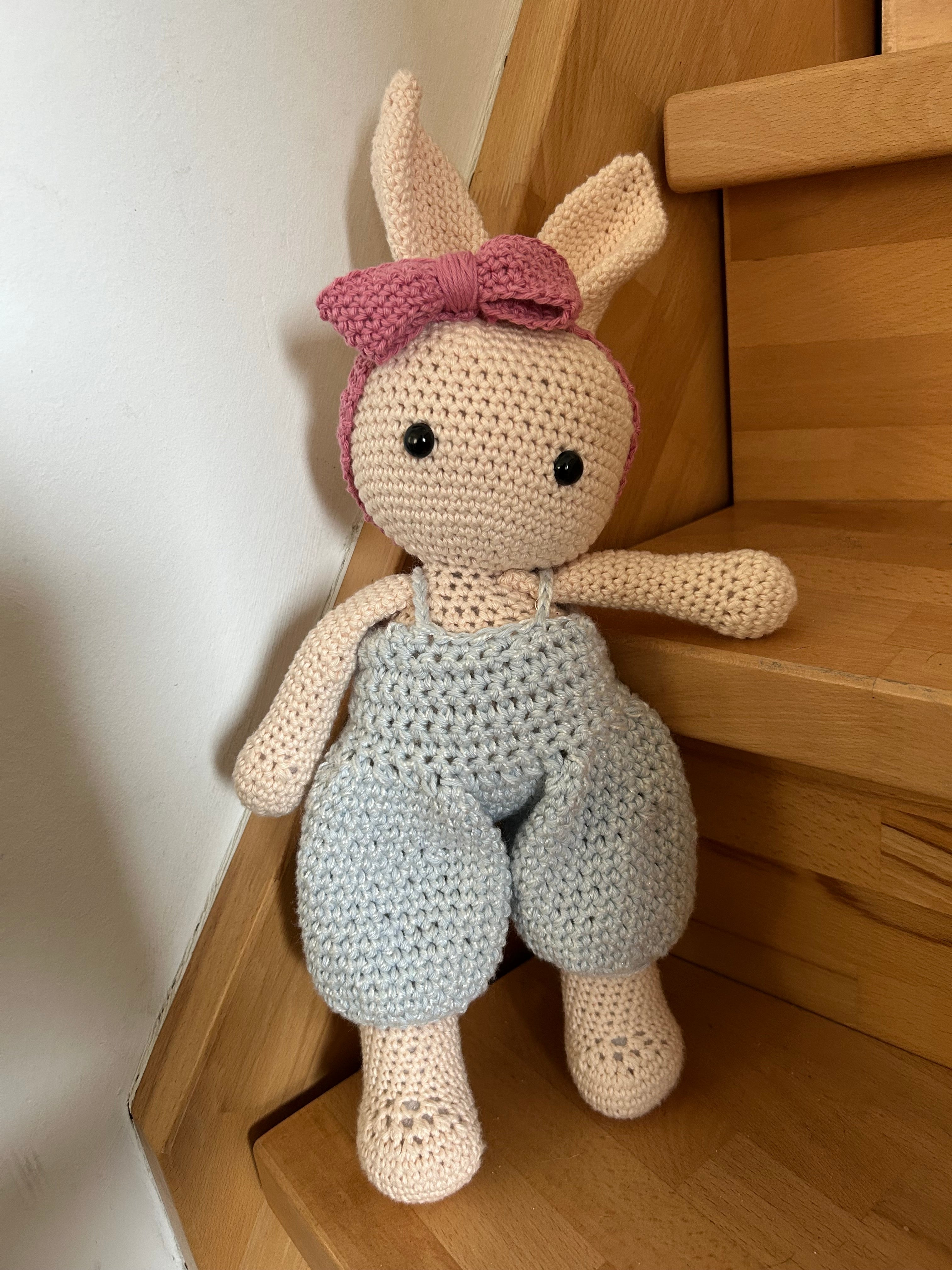 🧶 Handgefertigter gehäkelter Hase🐰