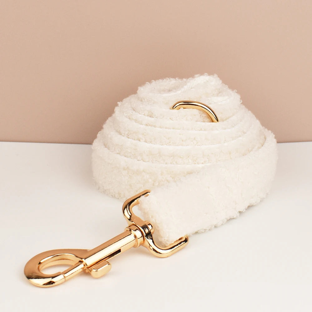 Handgefertigtes gestricktes Hundehalsband &amp; Leinen-Set — Personalisierte gewebte Accessoires für Herbst, Winter &amp; Weihnachten 